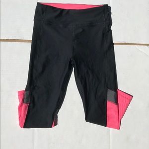 Women’s Under Armour Black/Pink Athletic Pants